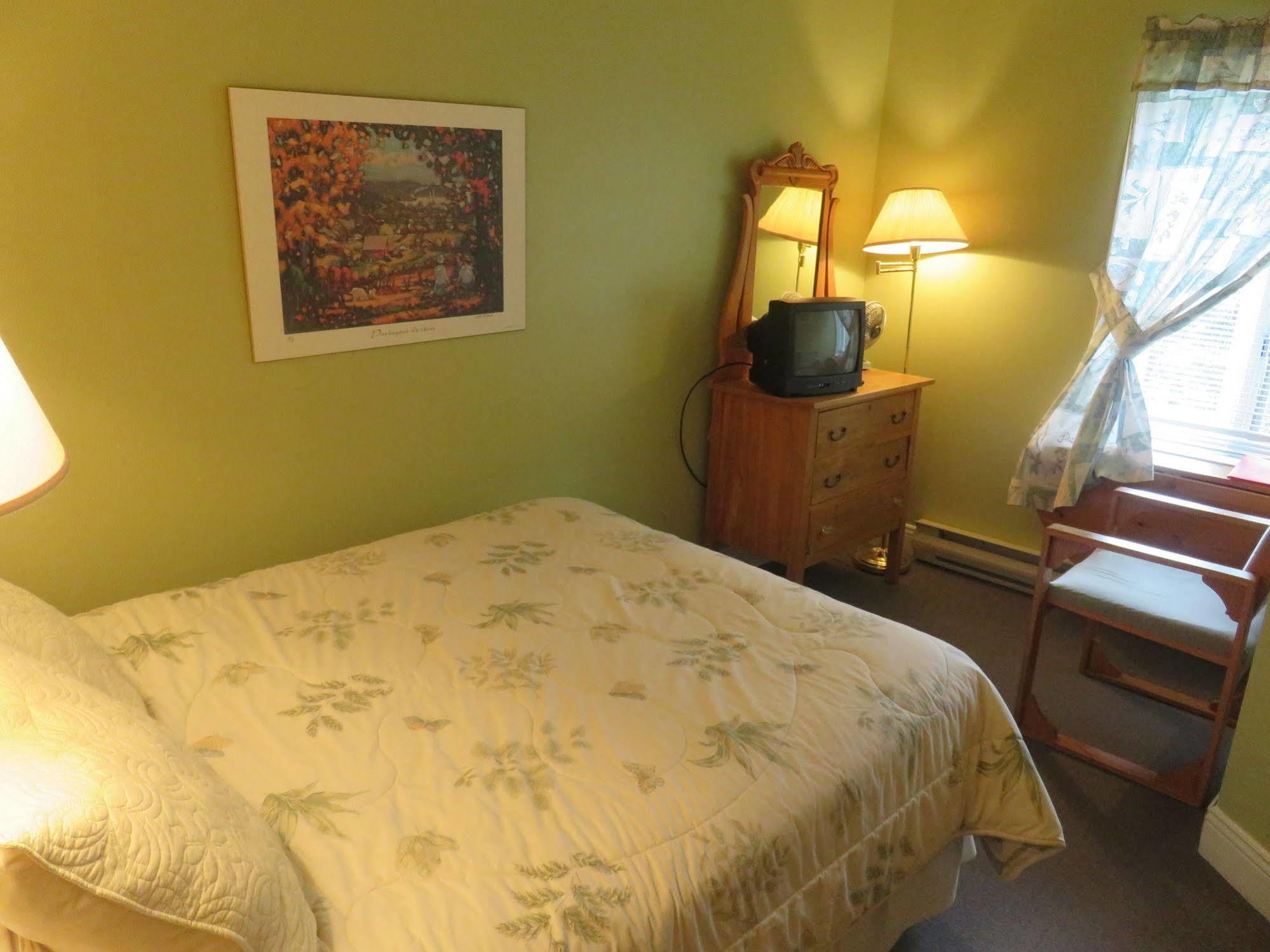 Auberge Beausejour Les Eboulements Luaran gambar